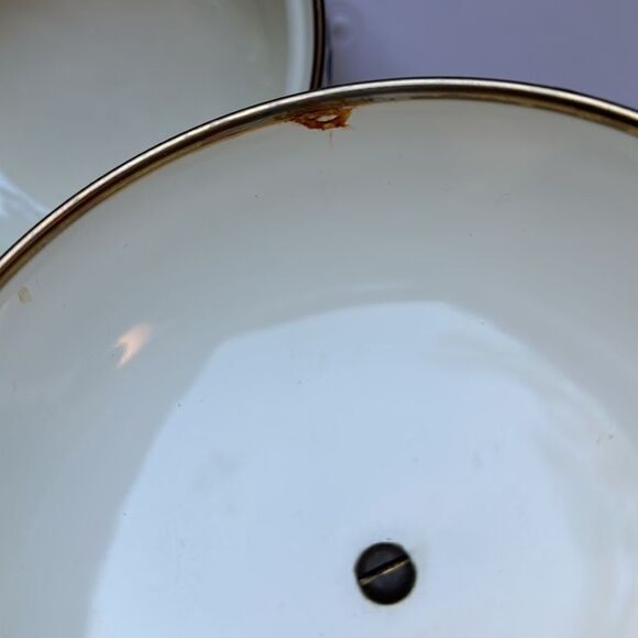 Vintage white enamelware painted floral small saucepan with brass handle - Picture 8 of 8